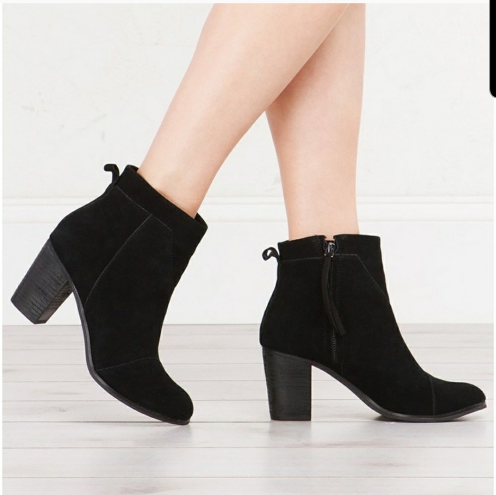 Toms Lunata Black Suede Booties; Size 6.5